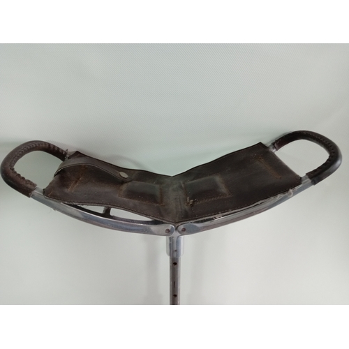 226 - A vintage collapsible and adjustable shooting seat/rest.