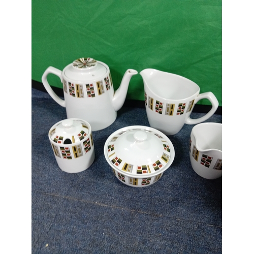 234 - An Alfred Meakin dinner/tea set to include bowls, side plates, dinner plates, cups, saucers, milk ju... 