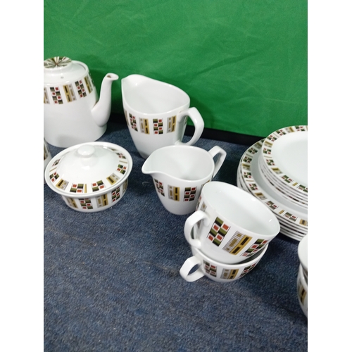 234 - An Alfred Meakin dinner/tea set to include bowls, side plates, dinner plates, cups, saucers, milk ju... 