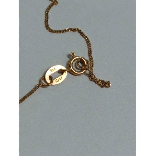 322 - A 9ct gold fish pendant and a broken 9ct gold chain. Weight 1.7g