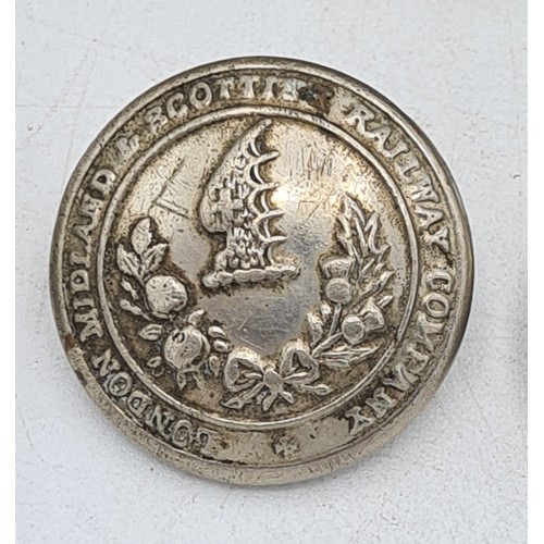 249 - A trio of WW1 medals to include 1915 star, war and victory medals. Harry Evans, 2511, 1/5th Gloucest... 