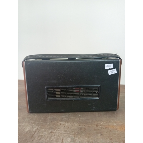 13 - Roberts Vintage Model R303 Black Brown MW LW Portable Radio
