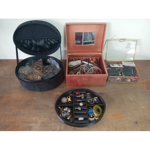 399 - Assortment Of Women's Costume Jewellery Including Earrings, Rings, Bracelets, ETC
