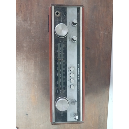 27 - Vintage Roberts AM/FM Radio Model R900 Brown Orange