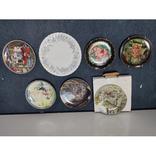 41 - A collection of royal Doulton & Coalport ceramic plates to include 