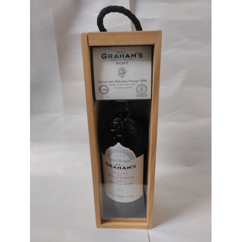255 - A Boxed W & J Graham's Quinta dos Malvedos Vintage Port (Portugal 1999)