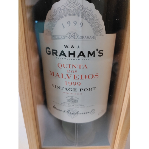 255 - A Boxed W & J Graham's Quinta dos Malvedos Vintage Port (Portugal 1999)