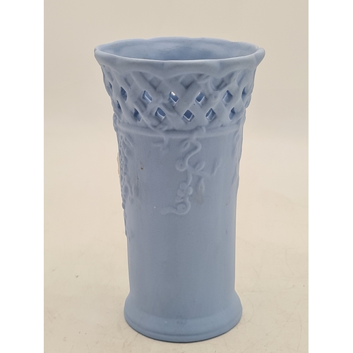 249 - A job lot of 7 Wedgwood Jasperware odds to include; 2 blue trinket pot bases; 1 blue trinket pot lid... 