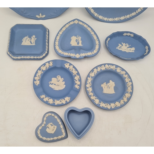 246 - A collection of 8 pieces of Wedgwood Jasperware in Blue. Includes a 1982 Christmas plate; a plate wi... 