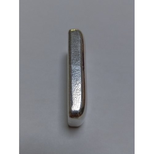 352 - A Betts 100g. 999 silver bar.