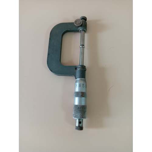 21 - 2 micrometers - brown and grey