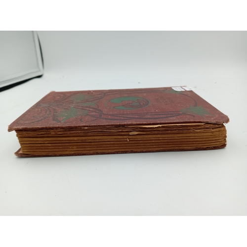 42 - Antique Three Men In A Boat By Jerome K Jerome New York Hurst & Company Signed Book

Damage to spine... 