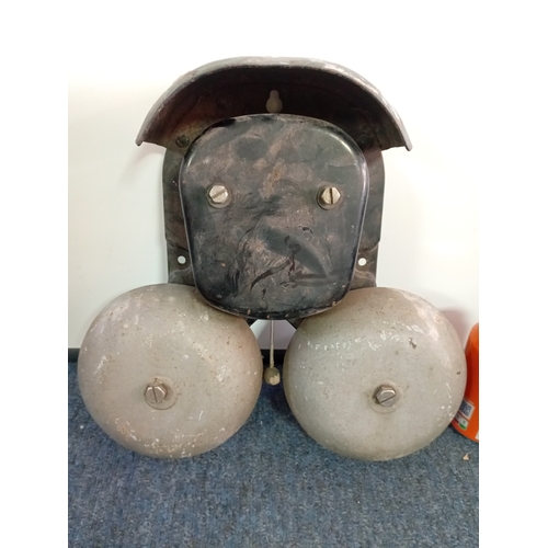 51 - A vintage GPO FDI B/S 020 67 B telephone alarm set.
