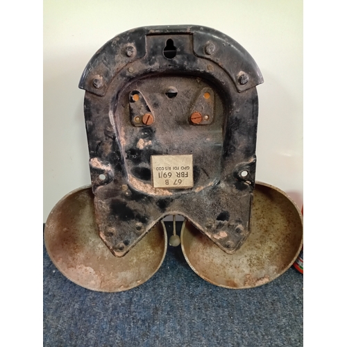 51 - A vintage GPO FDI B/S 020 67 B telephone alarm set.