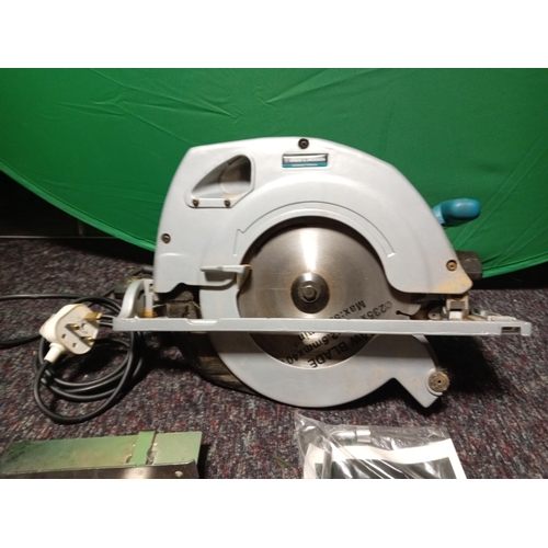 1 - A spear & Jackson circular saw & instructions.