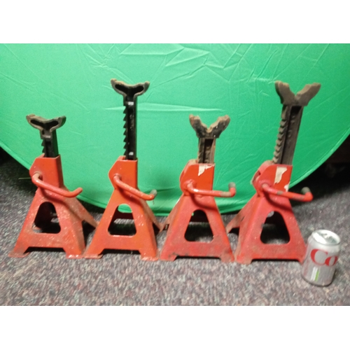 28 - 2 pairs of car axle stands.