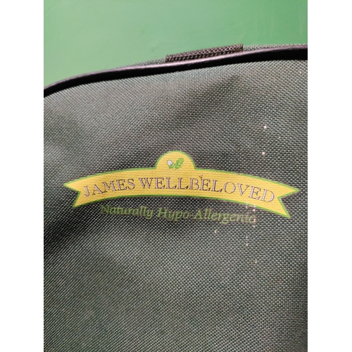 58 - A pair of hunter wellington boots & case. (size UK 7)