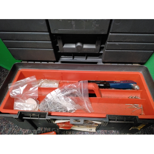 60 - A Clarke CAT151 Air Hydraulic Riveter, other hand riveters & rivets.