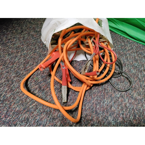 62 - An Absaar battery charger 12/24 volt - 30 AMP with 250 ampere starter boost . Untested, believed wor... 