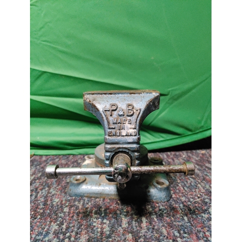 64 - A draper hobby bench vices, a miniature anvil & a vintage Parry & Bott bench vice.