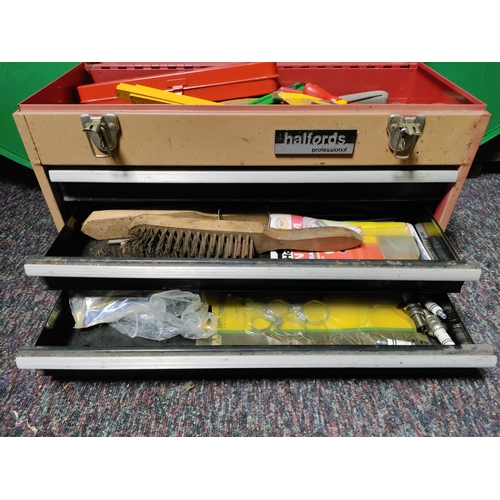 68 - A metal Halfords professional tool box with tools. (H 30 cm x W 51 cm x D 23 cm)