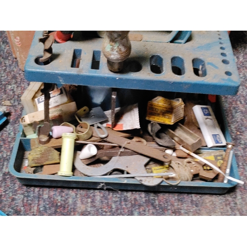 81 - A collection of DIY items. To include screws, polishing & buffing wheels, drill bits etc ...