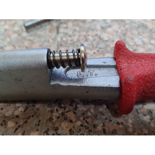 91 - A 15 piece CR-Mo Chisel & Punch set housed in a plastic box.