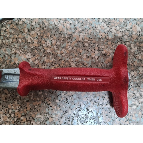 91 - A 15 piece CR-Mo Chisel & Punch set housed in a plastic box.