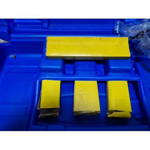 94 - A Draper Combination Nailer /Stapler Air Tool Kit in a plastic box with additional staples and heavy... 