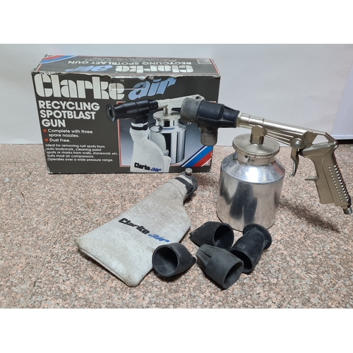 96 - A Clarke Air Recycling Spotblast Gun for removing rust spots, comes with 3 nozzles. Model no SB2