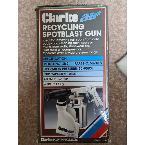 96 - A Clarke Air Recycling Spotblast Gun for removing rust spots, comes with 3 nozzles. Model no SB2
