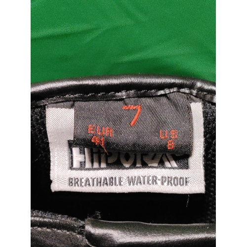 100 - A pair of brand new Diora motorcycle boots. (Size 7)