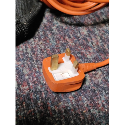 115 - A Flymo garden vac leaf blower & vacuum.