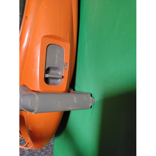 115 - A Flymo garden vac leaf blower & vacuum.