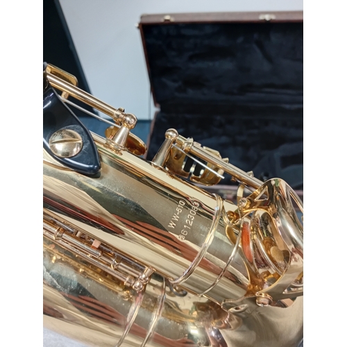 A Arbiter Pro Sound WW-510 86123083 alto Saxophone with original hard case