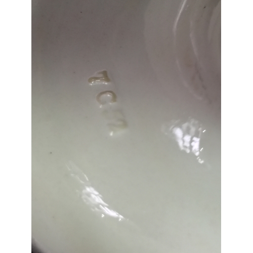 25 - A vintage Wedgwood Queensware Embossed Grape vine table lamp in cream. The lamp holder is slightly l... 