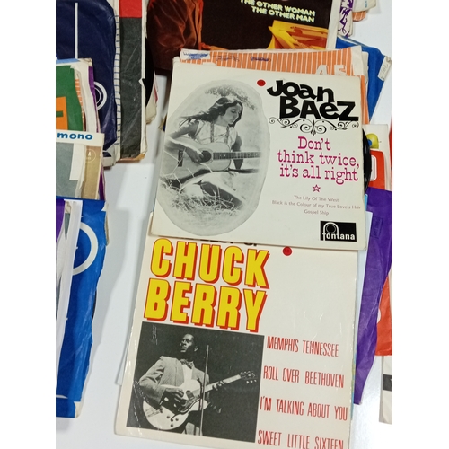 99 - A collection of APX 50 7 Inch singles. To include the bee gees, chuck Berry, Joan baez, John Leyton.... 