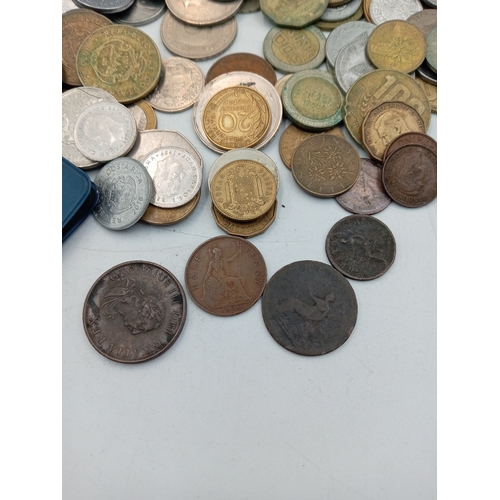 300 - A good quantity of mixed coins age including Pre decimal British and other world coins. Also includi... 