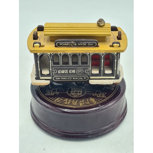 252 - A pair of limited edition ornamental American Carousel Horses by Tobin Fraley, No 9078 & 9024, 1988 ... 