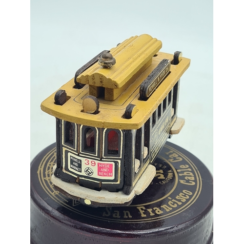 252 - A pair of limited edition ornamental American Carousel Horses by Tobin Fraley, No 9078 & 9024, 1988 ... 