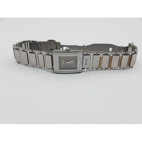 156 - A vintage Rado Jubile 160.0282.3 unisex watch with ceramic strap. Front glass is cracked.