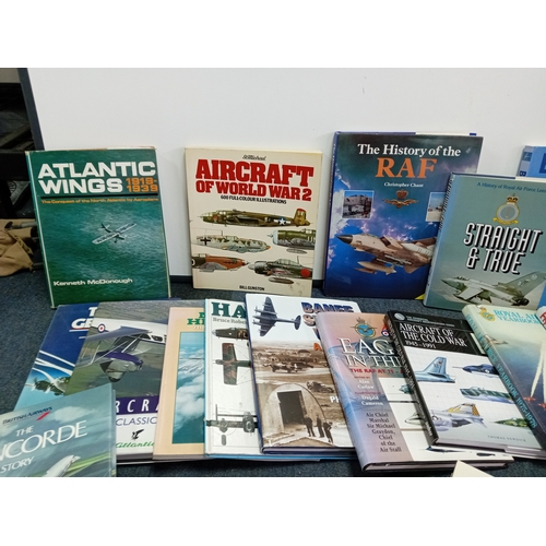 72 - A joblot of books on The RAF & aviation.