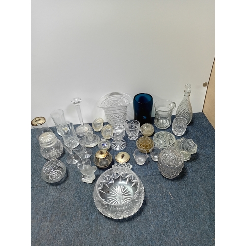 77 - A collection of various crystal and glassware