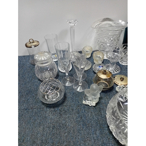 77 - A collection of various crystal and glassware