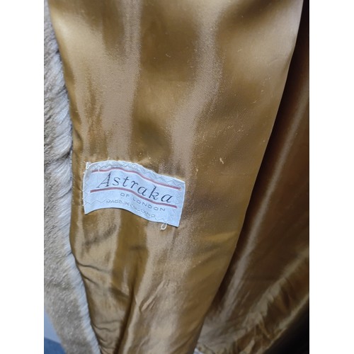 79 - Classic leather jacket with lining and vintage faux fur coat