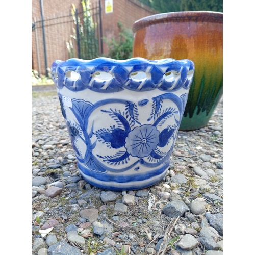 117 - A trio of 3 plant pots. (Height 30 cm x Diameter 28 cm), (Height 17 cm x Diameter 19 cm) & (Height 1... 