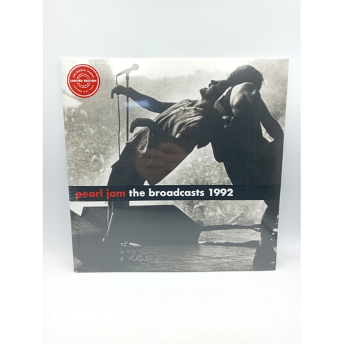 78 - Pearl jam the broadcasts 1992. New and sealed coloured vinyl record.
