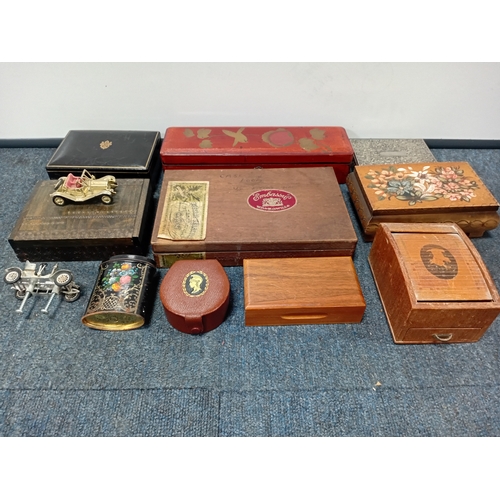 28 - A collection of 8 vintage boxes. Featuring, a W.D. & H.O. Wills Embassy cigar box, card boxes with 2... 