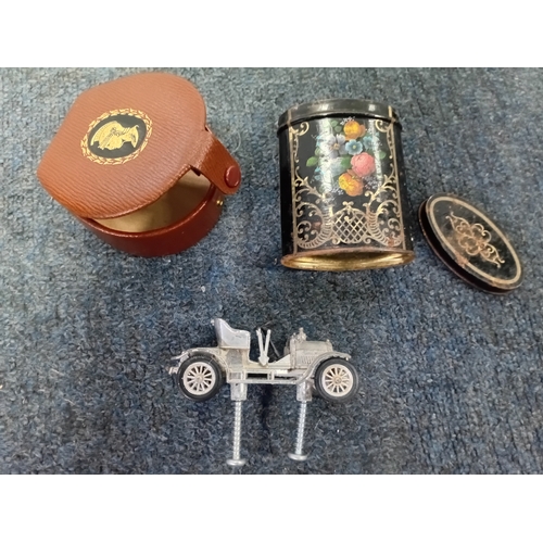 28 - A collection of 8 vintage boxes. Featuring, a W.D. & H.O. Wills Embassy cigar box, card boxes with 2... 