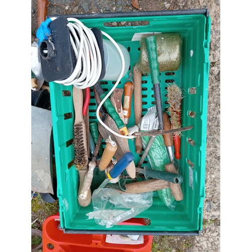 36 - A joblot of various tools.